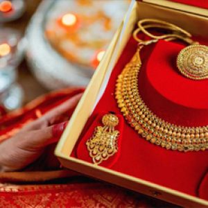 Gold Price Surges to New Record; Shocks Jewellery Buyers