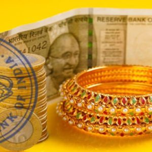RBI Proposes Stricter Gold Loan Norms: Key Changes Explained