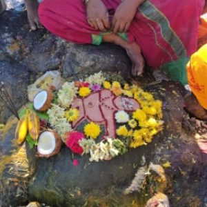 திருவண்ணாமலை தீப மலையின் மீது உள்ள அண்ணாமலையார் பாதத்தில் பிராயச்சித்த பரிகார பூஜை!